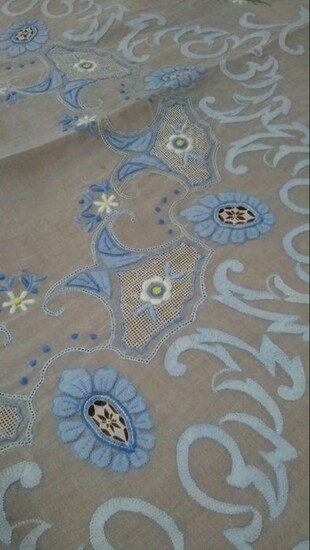 Embroidery masterpiece Tablecloth plus 12 napkins - Silk and Organza - 1950/60