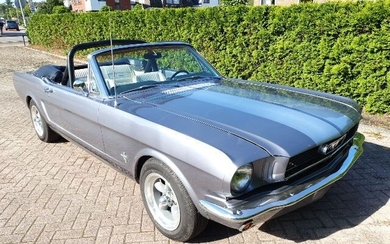 Ford - Mustang convertible V8 automatic- 1966