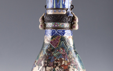 Ge-Ware style vase. China, Qing Dynasty, 19th century.