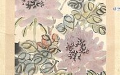 Kakémono peint à l’encre noire et à l’aquarelle sur papier représentant des "Poussins et pivoines". Signé en haut à droite à l’encre et au cachet. Travail chinois. Epoque: XXème. (Déchirures). Dim.:+/-135,5x34cm.