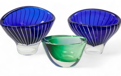 Kosta Boda (Swedish) Art Glass Vases, H 2.25" to 3.75" 3 pcs