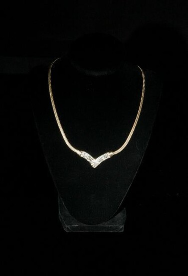 Lady's 14K Gold and Diamond Necklace.