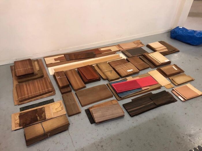 Large collection of wood veneers of several types - antique restoration etc (900) - Wood