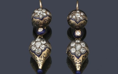Long earrings with old cut diamonds in 18K yellow gold