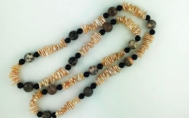 Long necklace garland of freshwater cultured pearls alternating with onyx pearls and jasper balls, Weight: 137g