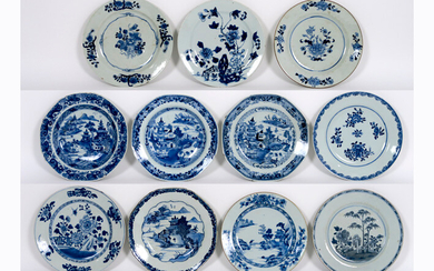 Lot (11) eighteenth century Chinese porcelain with plates with blue-white decor ||eleven 18th Cent. Chinese plates in porcelain with blue-white decor
