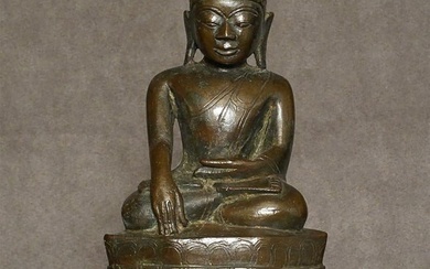 Lovely 16/17thC Burmese Bronze Buddha.