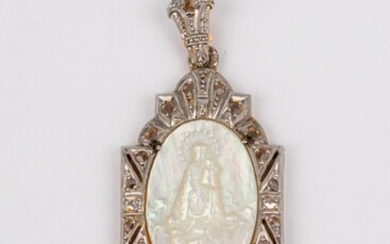 Medalla devocional Art-Déco hacia 1930. Montura en oro amarillo...