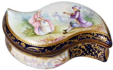 Meissen Manner Antique German Dresden Hand Painted Gilt Porcelain Courting Couple Dresser Box