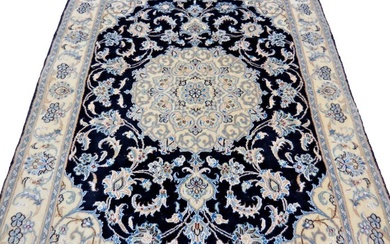 Nain New with a lot of silk, very fine - Rug - 152 cm - 105 cm