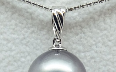 No Reserve Price - Tahitian Pearl, Silvery Violet, Round, 11.5 mm - 18 kt. White gold - Pendant