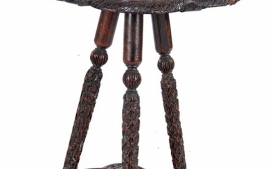 (-), Oriental oak table with richly decorated floral...