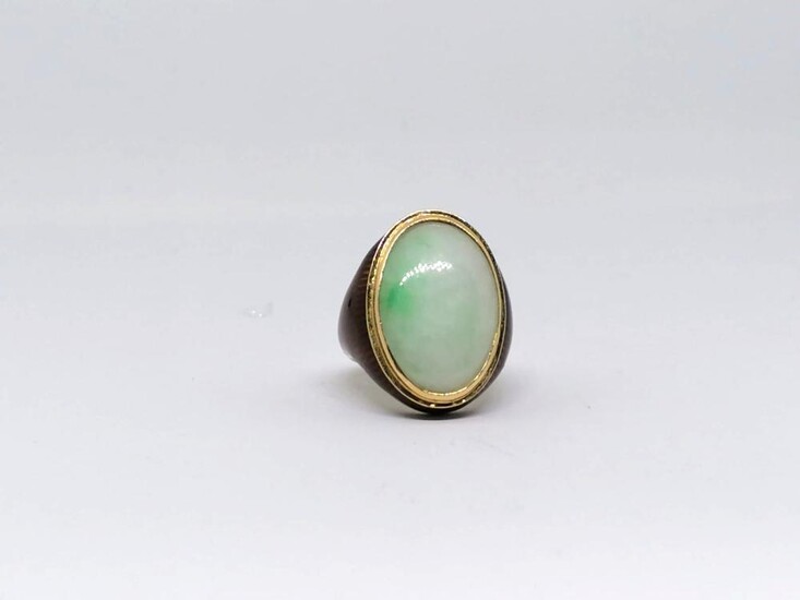 Opaline and enamel gold ring