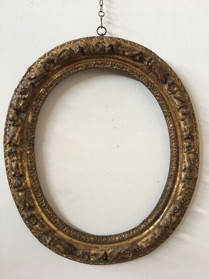 Oval frame (1) - Louis XV - Carved and gilded wood - Mid 18th century