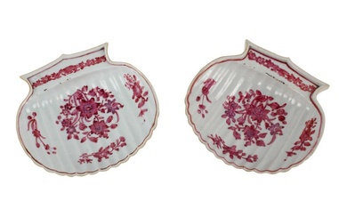 Pair of Chinese Export Shell-Form Dishes