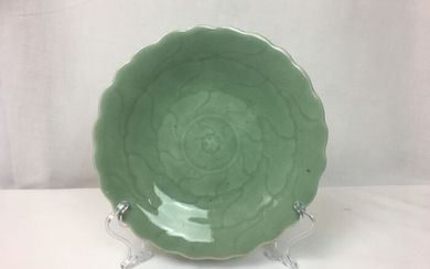 Plate (1) - Celadon - Porcelain - Flowers - Chenghua Marked - China - Qing Dynasty (1644-1911)