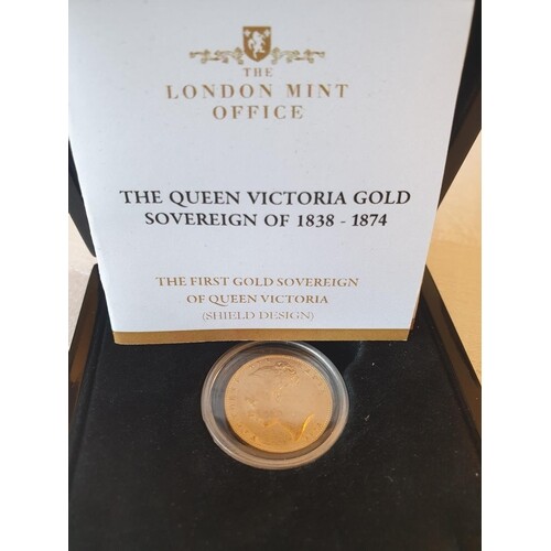 Queen Victoria gold sovereign 1853 with shield on reverse, u...