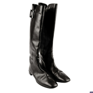 ROGER VIVIER - a pair of black leather Polly flat boots.
