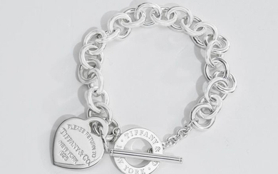 Return to Tiffany Heart Tag Toggle Bracelet @ Silver - Bracelet