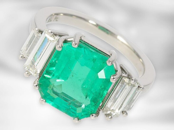 Ring: exclusive, formerly very expensive emerald/diamond goldsmith's ring,...