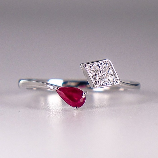 Ruby with Diamond Ring - 18 kt. White gold - Ring - 0.22 ct Ruby - Diamonds