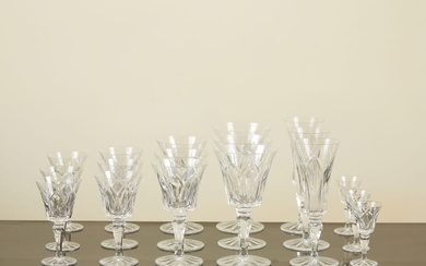 SAINT LOUIS Partie de service de verres en cristal taillé à décor lancéolé, modèle Camargue,...