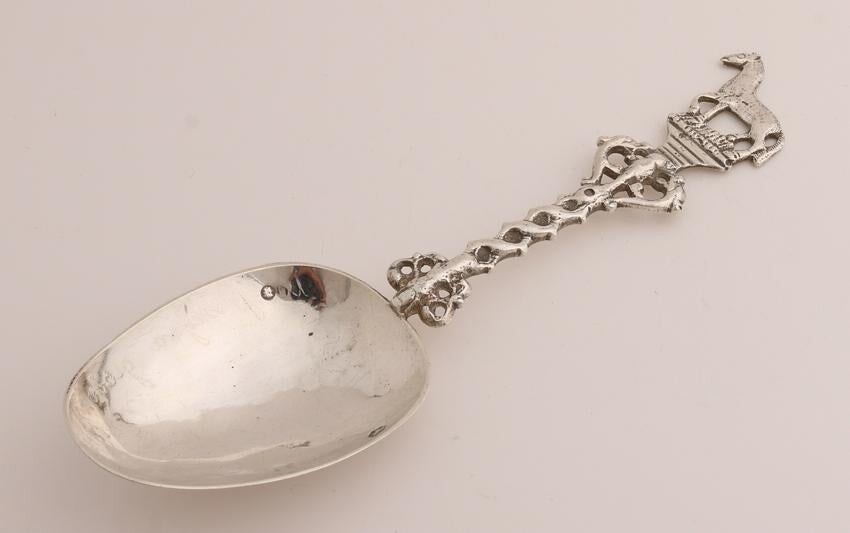 Silver birth spoon, 833/000 with a double twisted