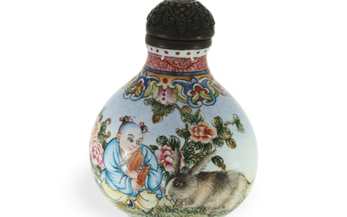 Snuff bottle: antique "Snuff Bottle", enamel, China