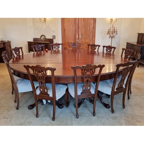 Star Lot : A colossal circular dining table with 7 pedestal ...