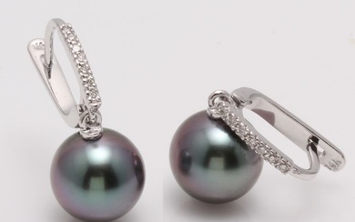 Tahitian Pearls in 14k gold with diamonds 0.11ct