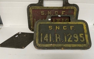 Trois plaques en fonte de locomotive SNCF... - Lot 21 - Beaussant Lefèvre & Associés