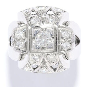VINTAGE DIAMOND COCKTAIL RING in white gold or