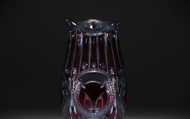 Val Saint Lambert - Rare vase à décor de tête de chat, de couleur rouge...