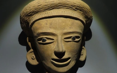 Veracruz, México Terracotta Head sculpture. 650-900 AD. 26 cm. H. Spanish Import License