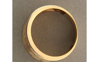 Vintage 11mm 4 Row .70ct Full Cut Round Full Cut Diamond 14k Yellow Gold Ring