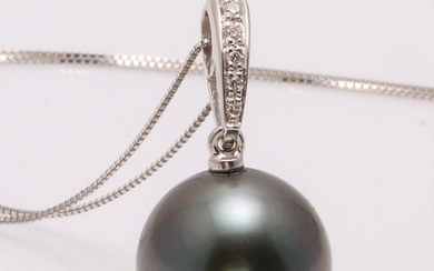no reserve - 18 kt. White Gold - 12x13mm Round Tahitian Pearl - Necklace with pendant - 0.04 ct