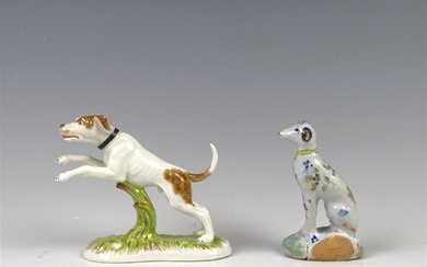 (-), porseleinen sculptuurtje met voorstelling van opspringende hond,...