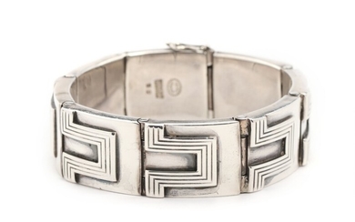 Georg Jensen: A sterling silver bracelet. Design no. 92. L. 17.5 cm. After 1945.