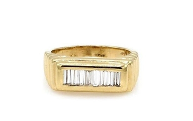 14K Yellow Gold Ribbed Baguette Diamond Ring