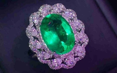 18 kt. White gold Ring-2.6ct Emerald 1.8 ct Diamond