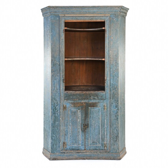 18TH C. HUDSON VALLEY CORNER CABINET IN BLUE PAINT