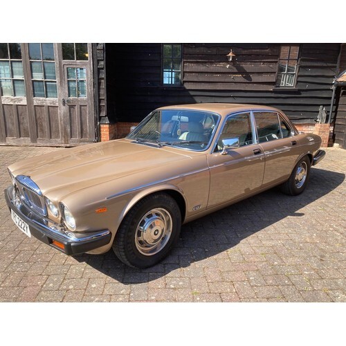 1982 DAIMLER DOUBLE SIX HE REGISTRATION NO: YPC 222Y