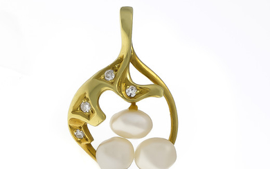 Pearl diamond pendant GG 585/000 with 3 white...