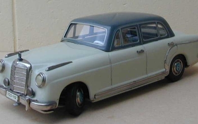 Tippco (made in Germany) Mercedes 220s, friction, c9. 5
