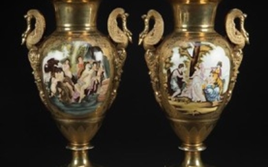 FRANCIA, XIX SECOLO Pair of golden porcelain vases