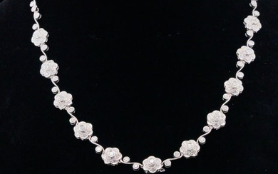 4.75ctw SI1-SI2/G-H Diamond and 18K Floral Necklace