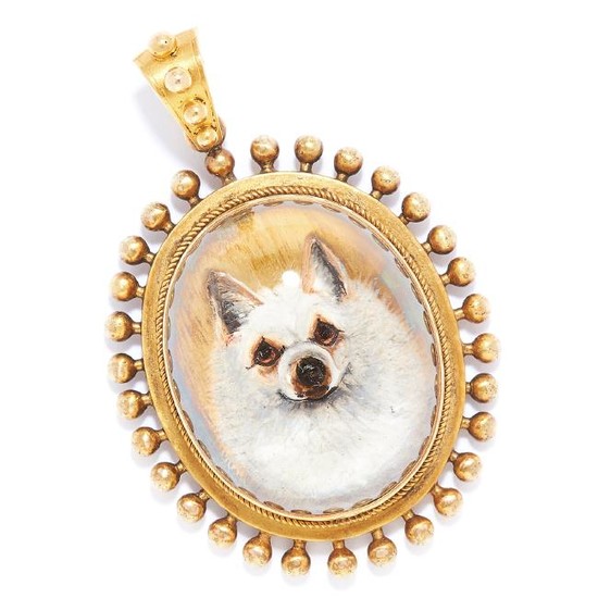 ANTIQUE ESSEX CRYSTAL DOG PENDANT in high carat yellow