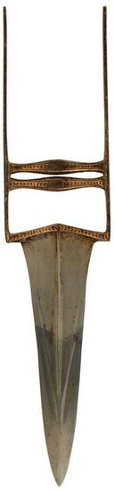 A 19TH CENTURY MUGHAL INDIAN KATAR, 20cm quadruple