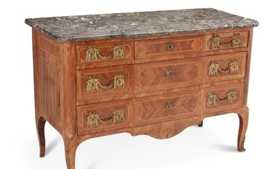 A French Louis XV Transitional-style commode