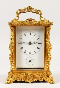 A GOOD 19TH CENTURY FRENCH ORMOLU CARRIAGE CLOCK in an